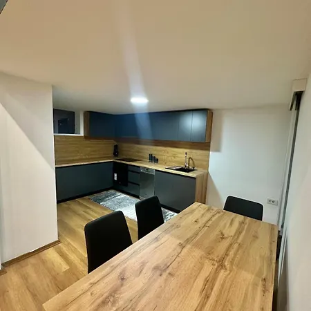 Stylish Loft Living Modern-2br With High Ceilings *