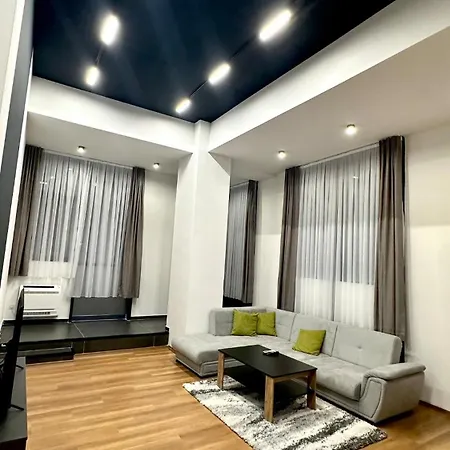 Stylish Loft Living Modern-2br With High Ceilings *