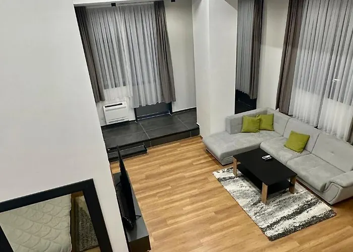Stylish Loft Living Modern-2br With High Ceilings Skopje